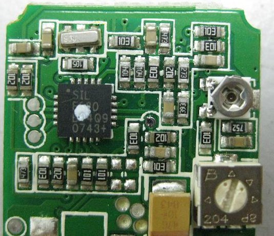 PCBA加工IC元件主要分為DIP及SMD兩大類，DIP 插件的IC，SMD (Surface Mount Device) 表面貼裝元件。